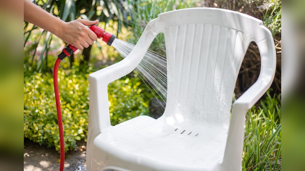 How to Clean White Outdoor Furniture