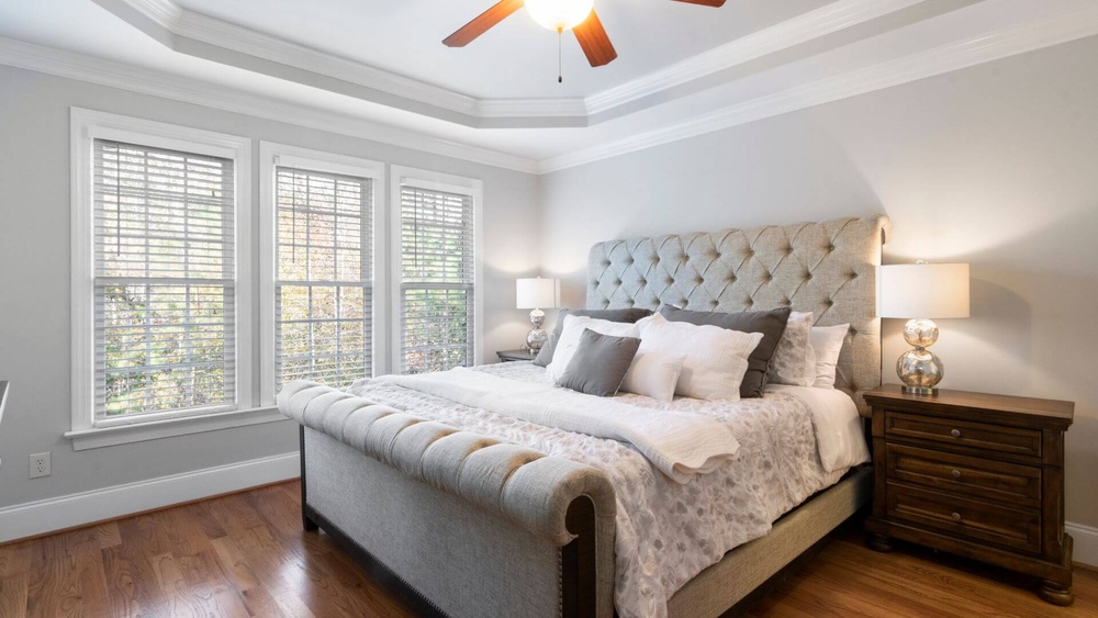 What Colors Go With Grey Bedroom Furniture