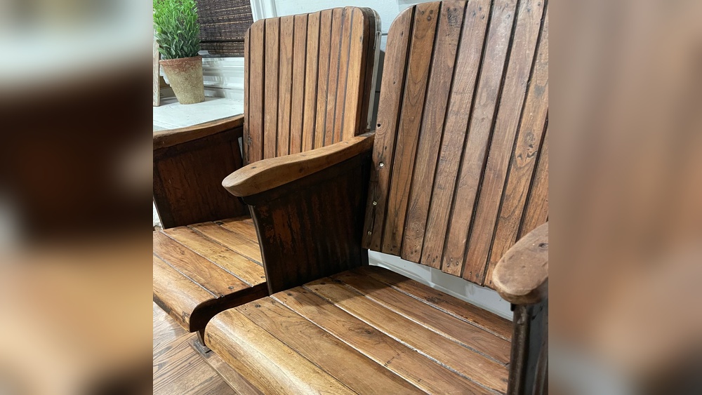 Can You Use Vinegar And Water to Clean Outdoor Furniture