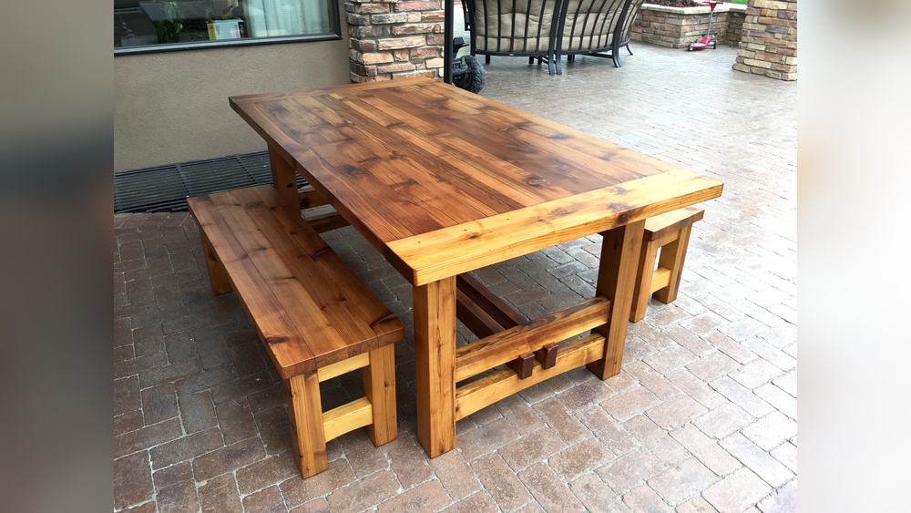 How Many Coats of Polyurethane on Outdoor Furniture