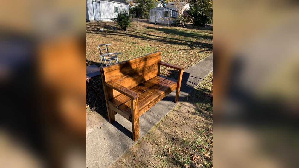 How Many Coats of Spar Varnish for Outdoor Furniture