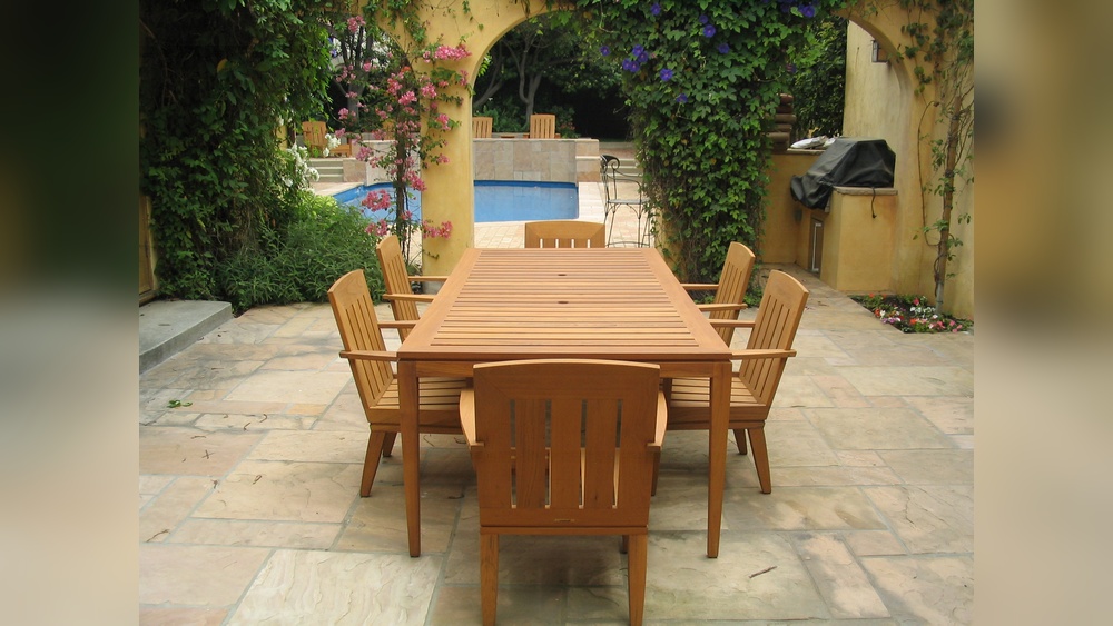 How to Apply Tung Oil on Teak for Outdoor Furniture