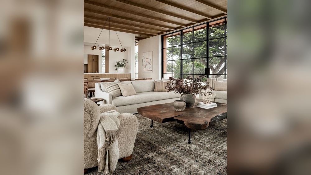 How to Arrange Furniture the Living Room With Wood Floor