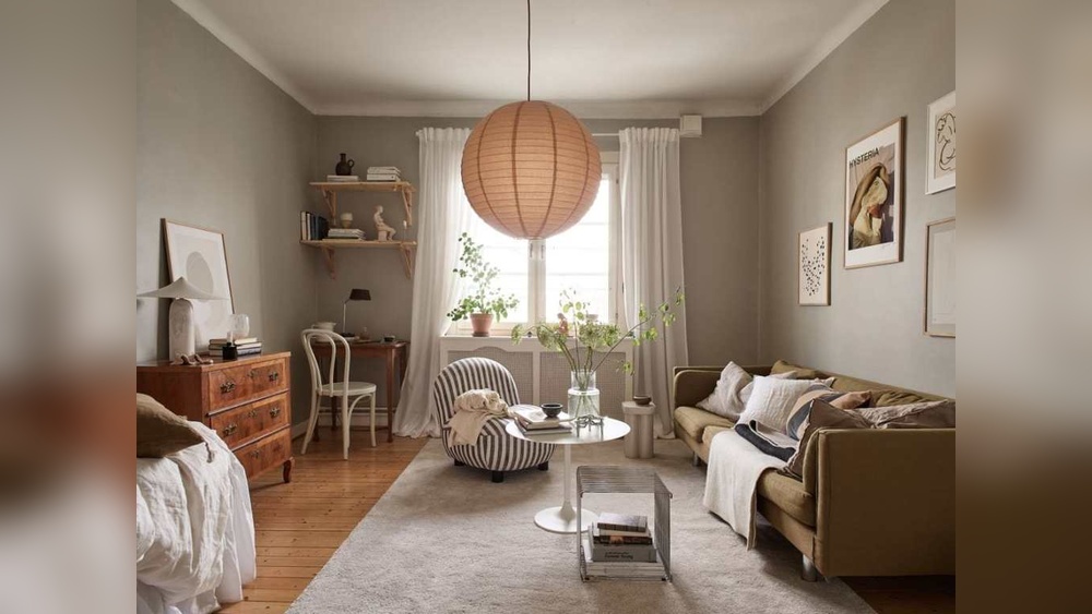 How to Create Modern Living Room With Antique Furniture