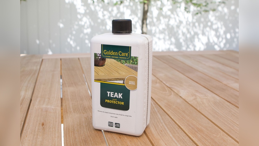 How to Preserve the Color of Teak Outdoor Furniture