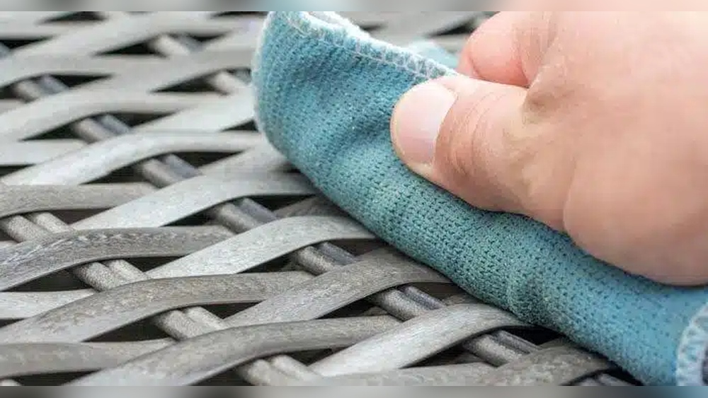 How to Prevent Spiders in Outdoor Furniture