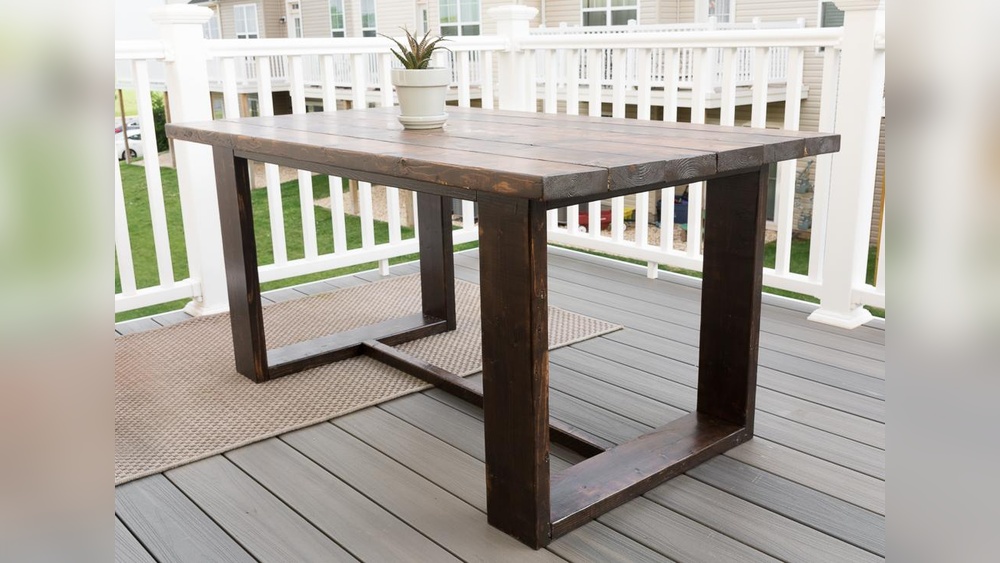 How to Stain And Seal Homemade Outdoor Furniture