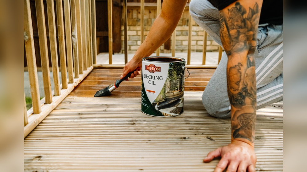 How to Treat Outdoor Wooden Furniture