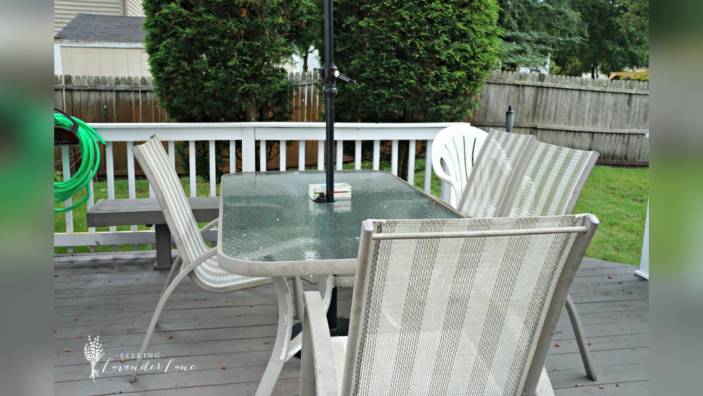 How to Update Old Outdoor Furniture