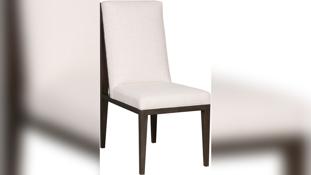 What Brands of Outdoor Furniture Do Ikards Carry