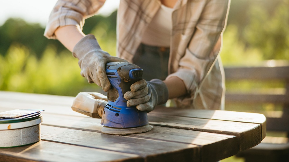 What Grit Sandpaper for Outdoor Furniture
