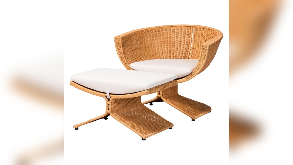 What Style Lamp Goes With Tropical Outdoor Furniture