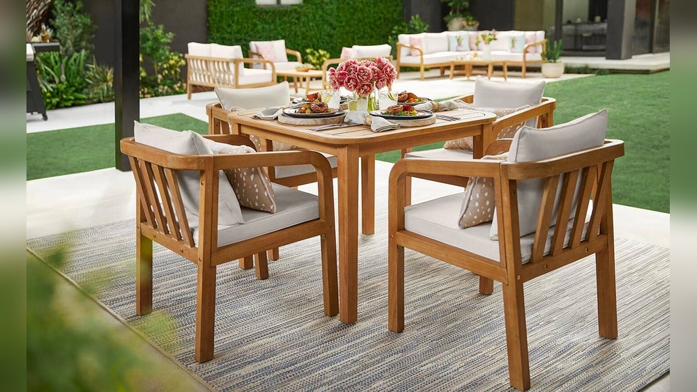 What to Use on Wooden Outdoor Furniture