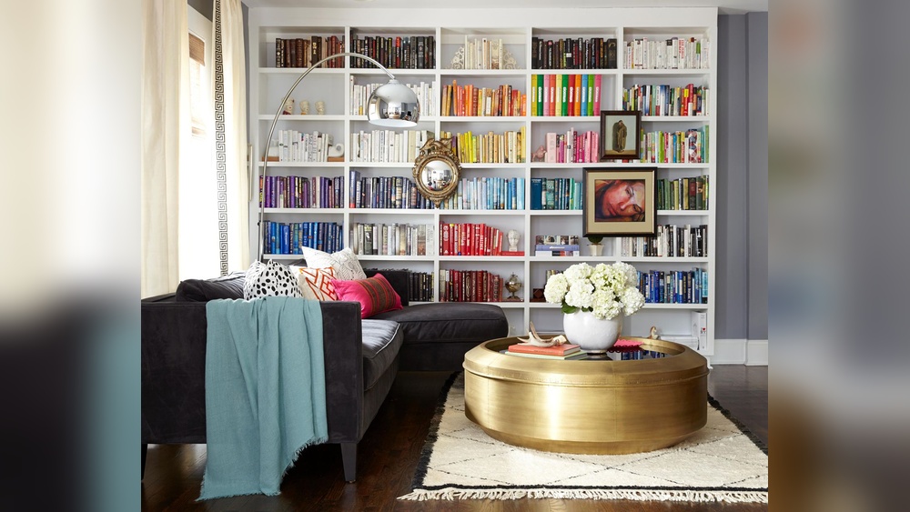 How to Decorate a Bookshelf Wall