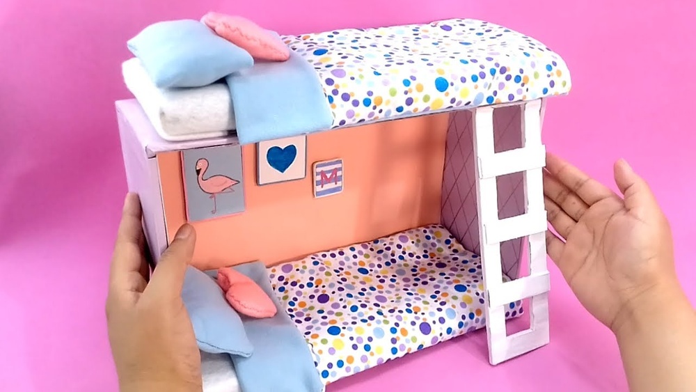 How to Make a Doll Bunk Bed Out of Cardboard